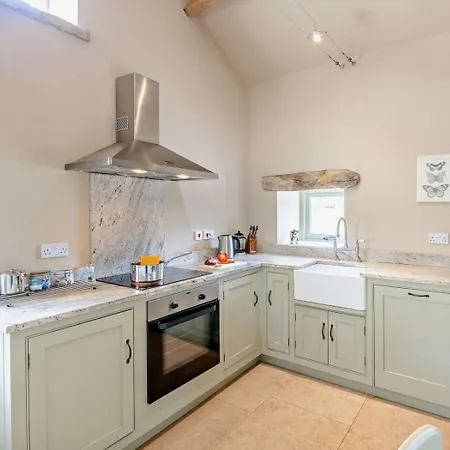 1 Bed In Leeds Oc-hh030 * Weeton (West Yorkshire)
